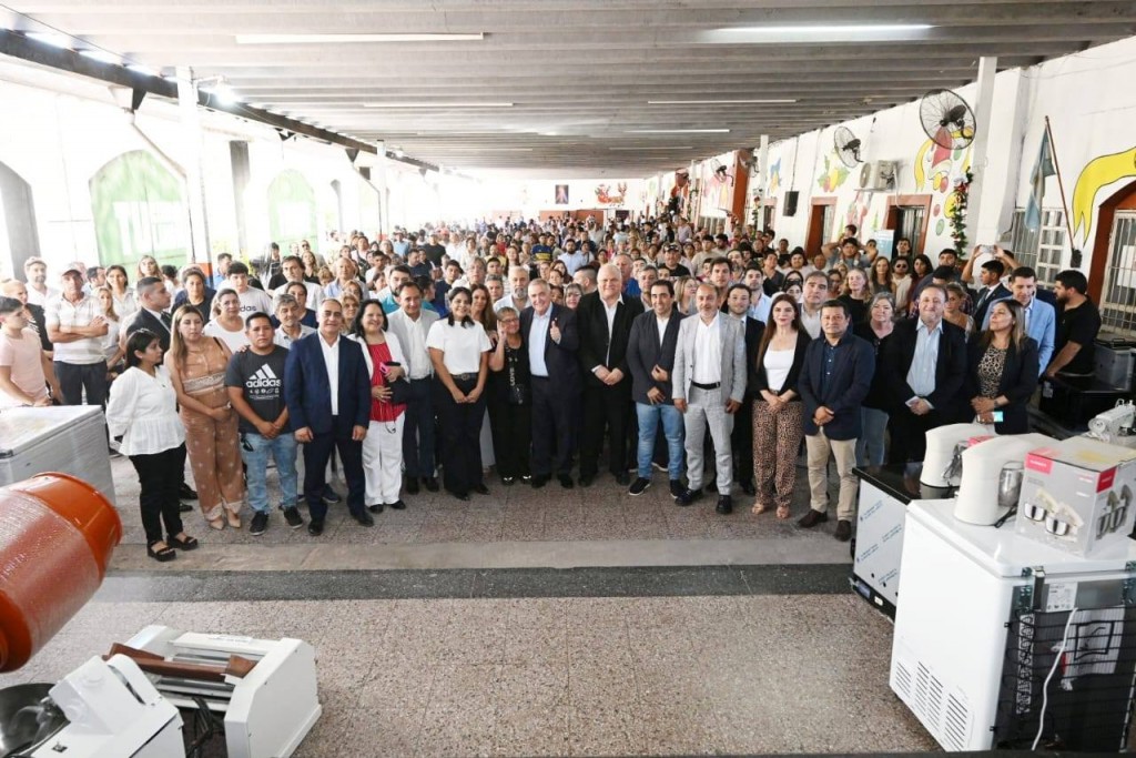 Jaldo realizó una importante entrega de microcréditos y herramientas a emprendedores por más de $124 millones