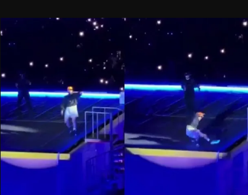Bad Bunny el artiata se resbaló y perdió el equilibrio en pleno show
