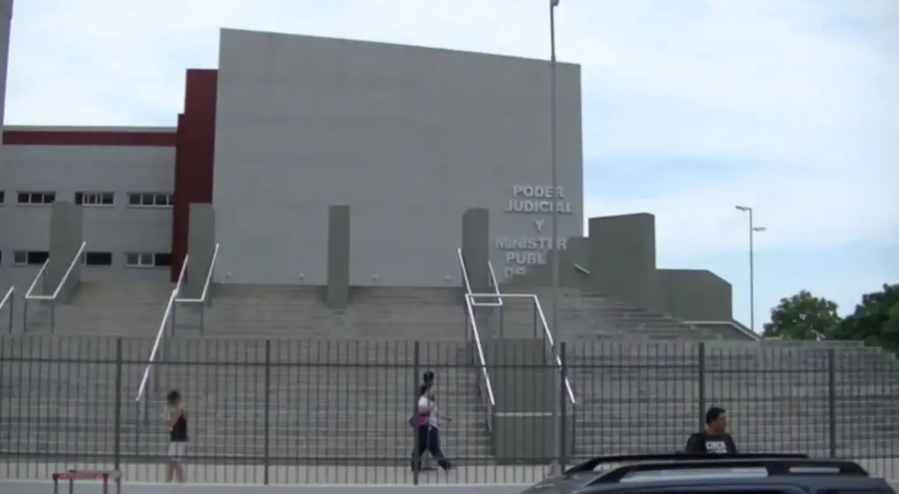 Nena de 12 años se encadenó para evitar la interrupción de su embarazo