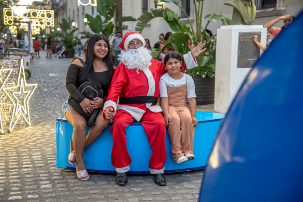 ¡ Veni a sacarte una foto con Papá Noel! en el Paseo Navideño