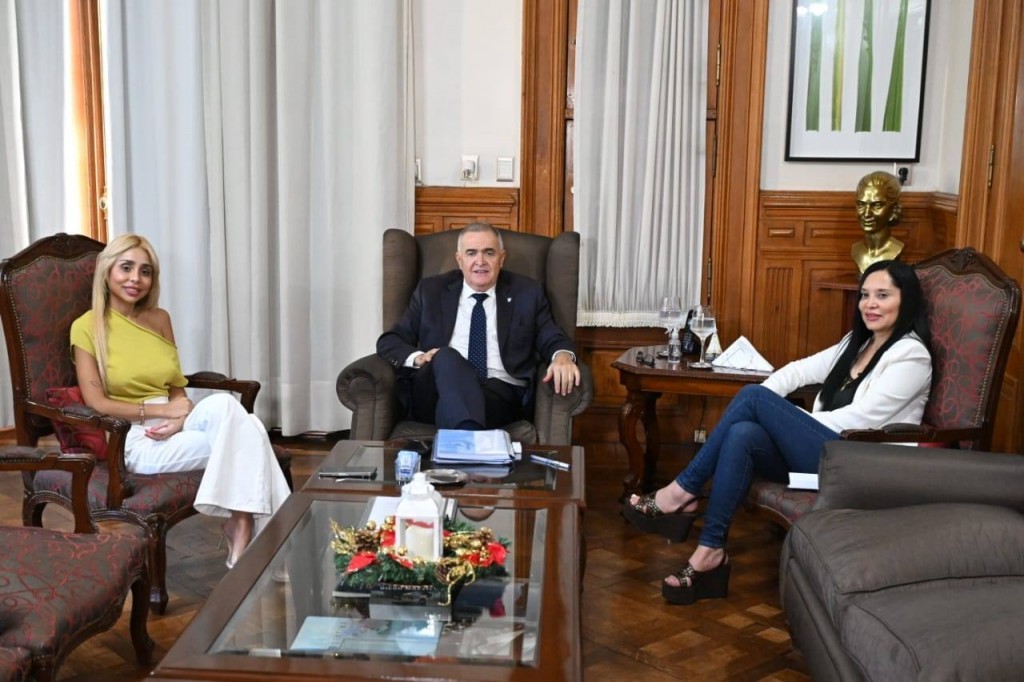 El Gobernador recibió a la intendenta de Graneros y a la legisladora Cejas