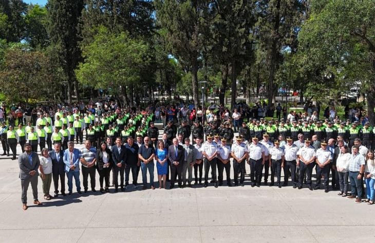 En Alderetes, Jaldo lanzó el operativo de seguridad Fiestas Seguras y entregó maquinarias