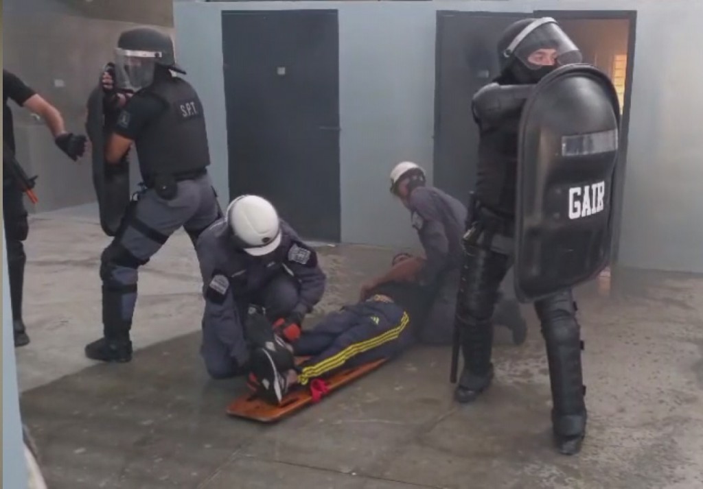 En un simulacro brigadistas capacitados combatieron un incendio en el penal de Benjamín Paz 