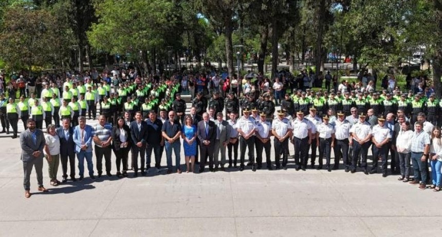 En Alderetes, Jaldo lanzó el operativo de seguridad Fiestas Seguras y entregó maquinarias