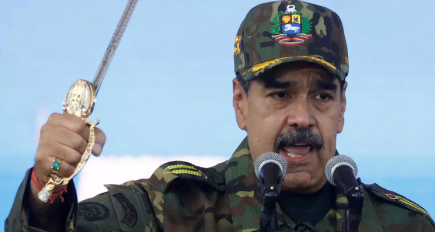 Maduro acusa a Trump de querer "imponer un gobierno títere" en Venezuela