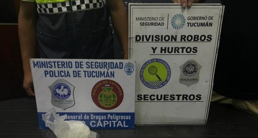 Una pareja circulaba con más de 900 dosis de cocaína y quedó aprehendida