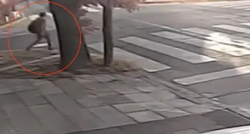 Una mujer fue asesinada mientras caminaba por la calle 