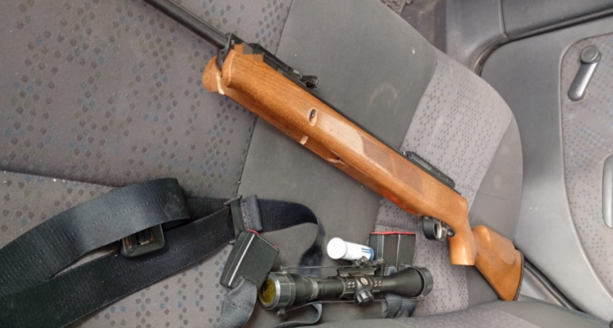 Se entregó el hombre acusado de herir a un niño con un rifle de aire comprimido
