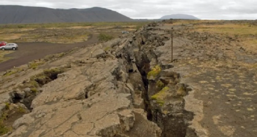 La placa tectónica de África se divide en dos